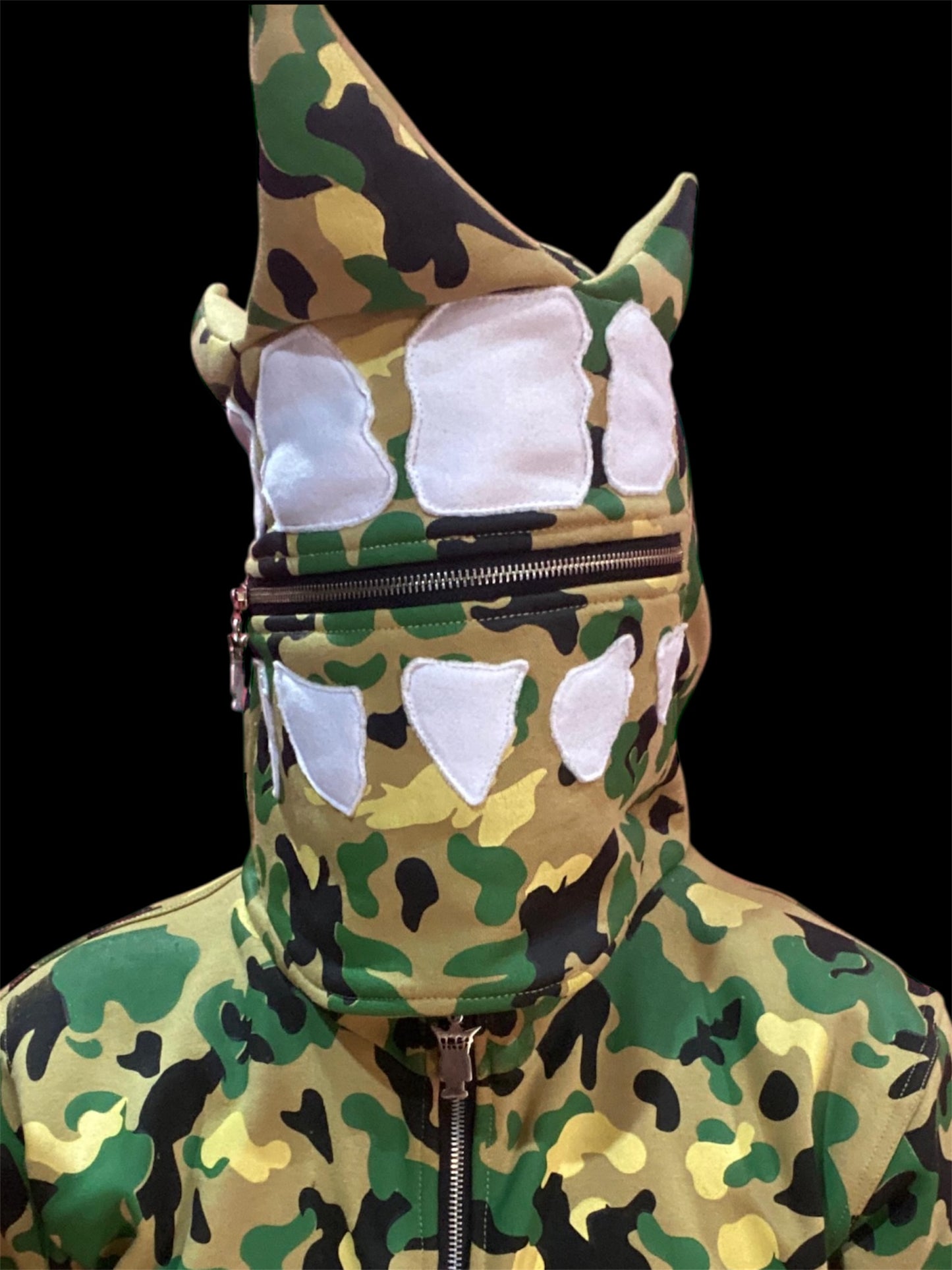 WIKID CAMO ZIP-UP MASK HOODIE